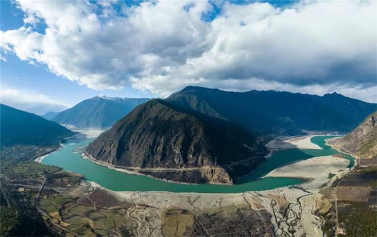 چین در حال ساخت قدرتمندترین سامانه برق‌ آبی جهان در هیمالیاست