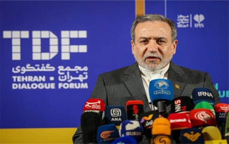 عراقچی: بازگشت آمریکا به میز مذاکره ممکن است فریب باشد