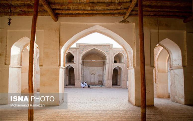 معماری ماندگار در حاشیه کویر خراسان