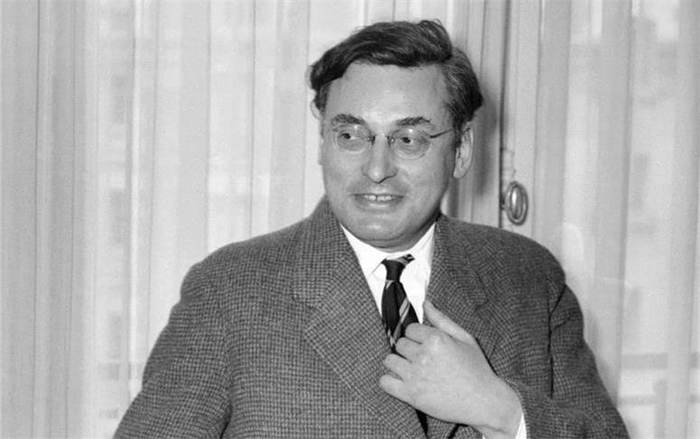 رمون کنو روایتگر زیستن در سایه تنهایی و جنگ است