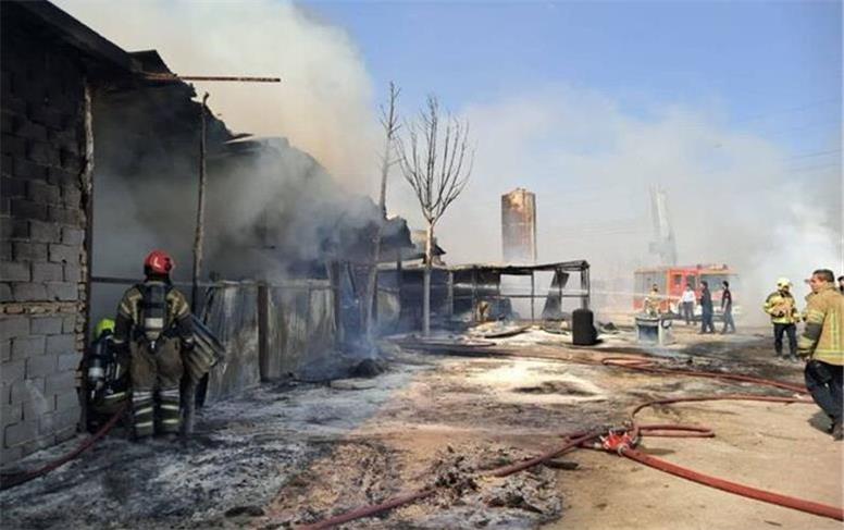 آتش‌سوزی گسترده در محدوده بزرگراه آزادگان