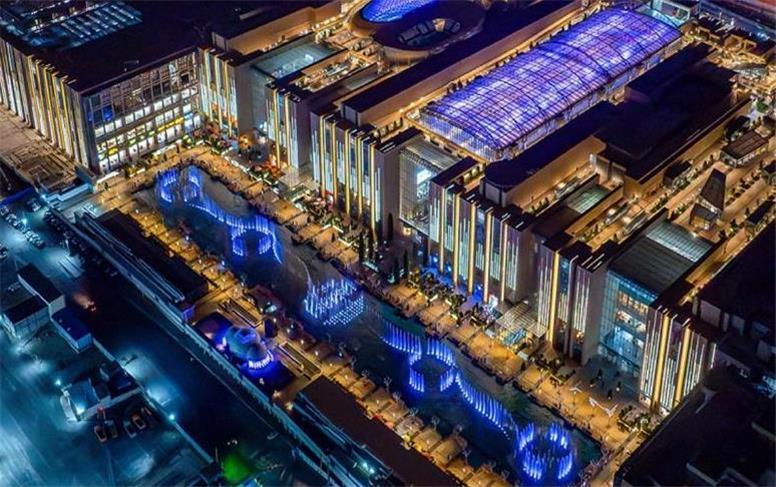 مراکز خرید معروف تهران؛ از بازار سنتی تا پاساژ مدرن