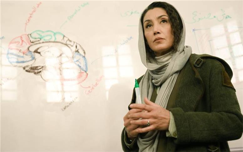 هدیه تهرانی در نقش استاد دانشگاه تهران