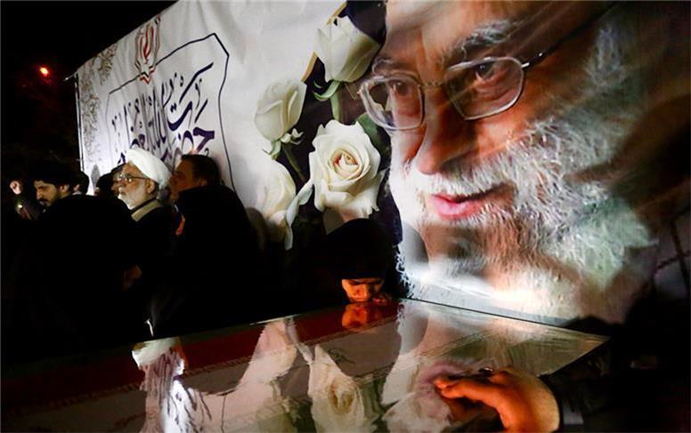 مقامات خارجی برای تشییع می‌آیند؟