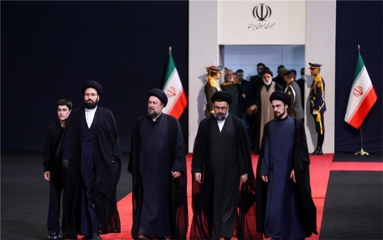 کنایه‌هایی قرآنی مراسم تشییع رهبر شهید