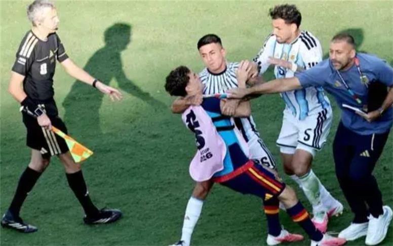ورود فیفا به ماجرای درگیری جنجالی در فینال جام جهانی