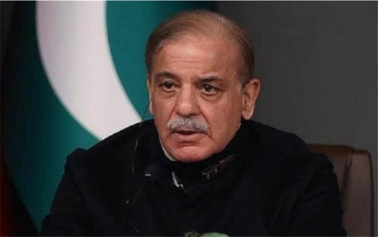 شهباز شریف در صف تشییع کنندگان رهبر شهید ایران