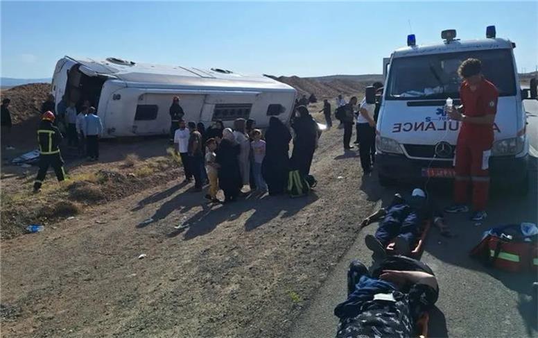 جان‌باختن ۲۴ زائر در حوادث جاده‌ای اربعین