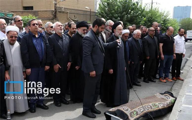 بدرقه قاسم زاده توسط سیدمحمد خاتمی و دوستدارانش
