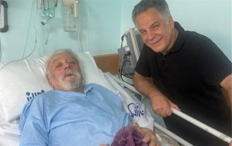 چنگیز وثوقی روی تخت بیمارستان
