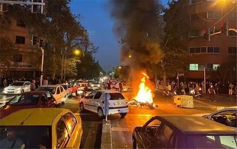 تعداد کشته‌های دی ماه 3 هزار نفر یا 30 هزار نفر؟