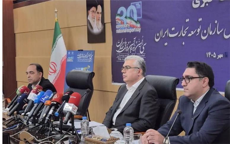کاهش ۳۴ درصدی تجارت خارجی ایران در پی محاصره بنادر؛ ارزش تجارت ۲۰ درصد افت کرد