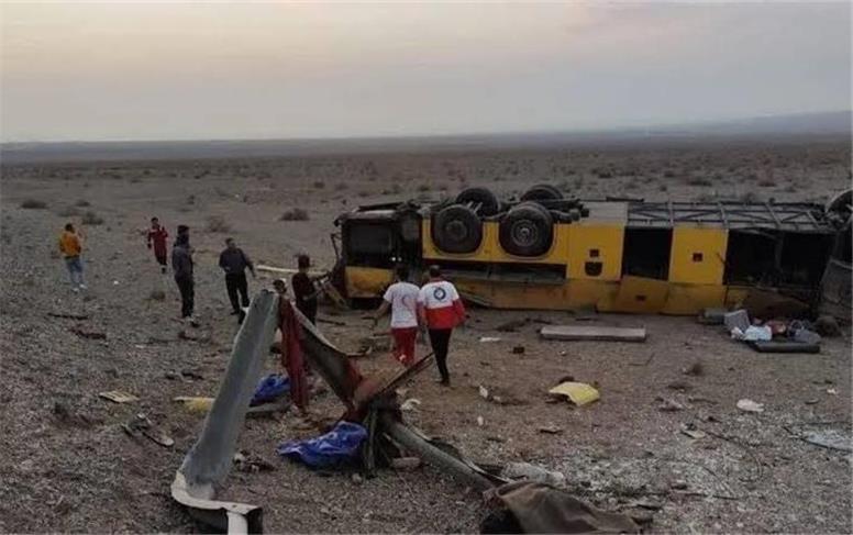 جزئیات حادثه واژگونی اتوبوس کرمانشاه ـ تهران