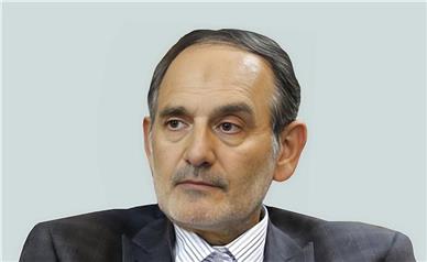 قیمت‌ نفت پایین‌ می آید