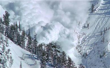 هشدار ریزش بهمن در ارتفاعات البرز و زاگرس