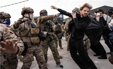 عکس‌هایی که سال ۲۰۲۵ را شکل دادند