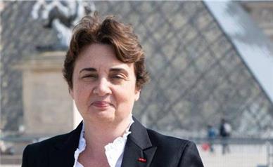 مدیر لوور استعفا داد