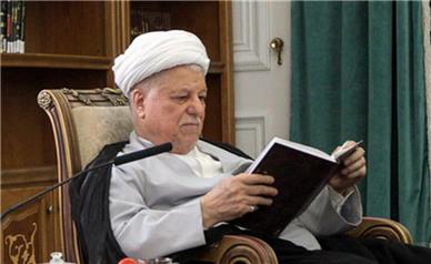 خاطرات هاشمی: جانشین معاون وزارت اطلاعات‌ که به جرم شرکت در قتل‌های زنجیره‌ای در زندان است، تقاضای عفو کرده