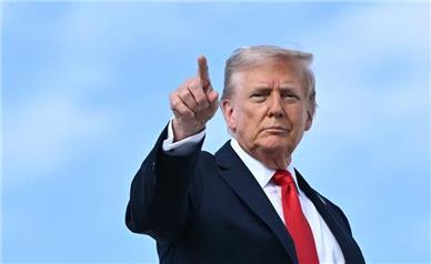 ترامپ: نفت دوباره از هر دو طرف برای منطقه و جهان جریان خواهد یافت!
