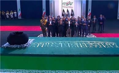 ما در کنار رهبری و ملت ایران هستیم