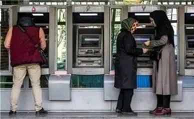 اختلال در ۴ بانک همچنان ادامه دارد