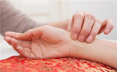 تمرکز طب سنتی بر پیشگیری و جلوگیری از انتشار بیماری ها است
